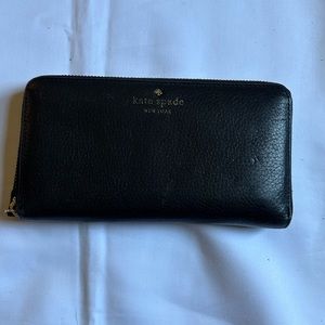 Kate Spade zip wallet